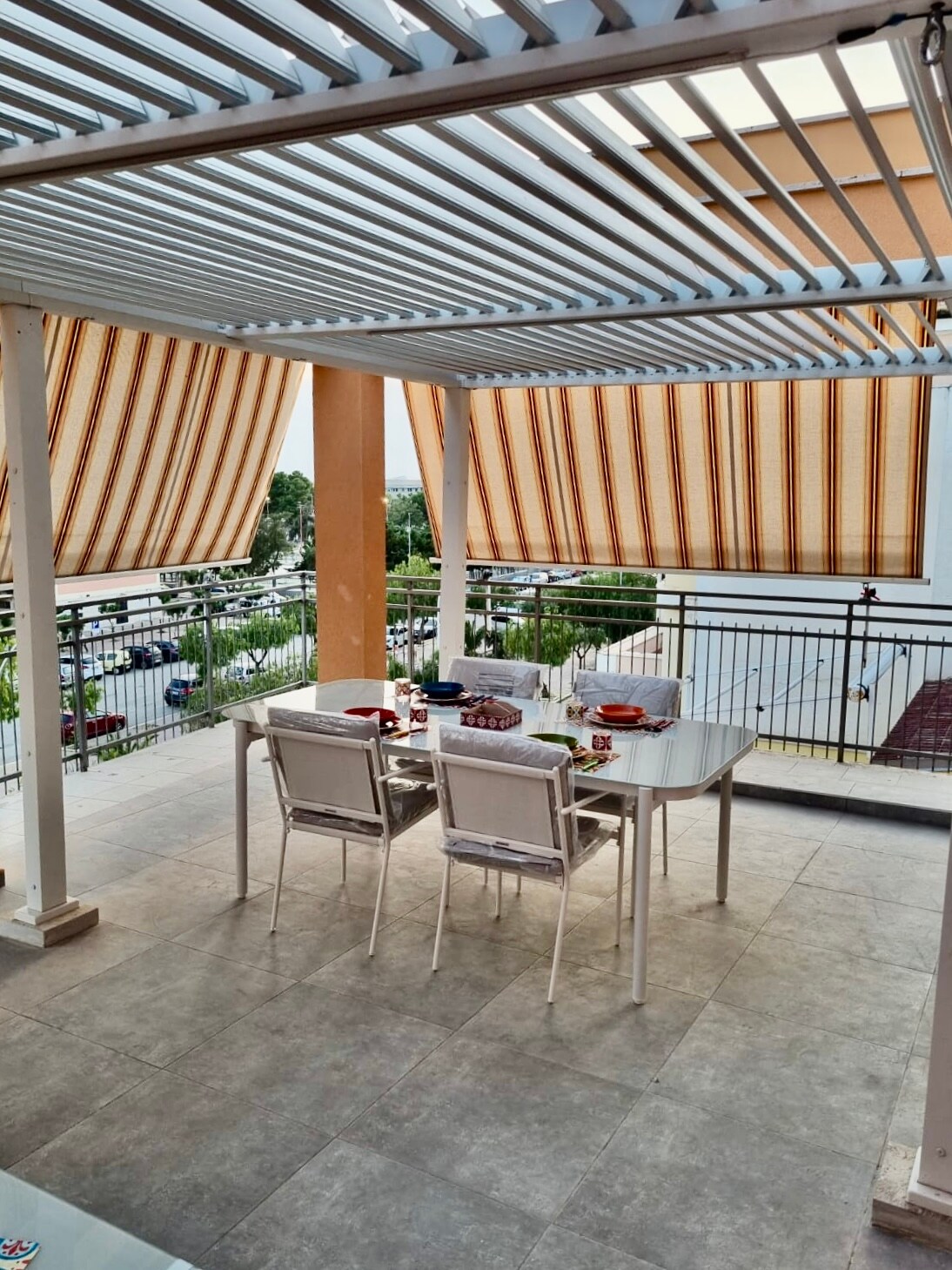 Tavolo da pranzo sulla terrazza
